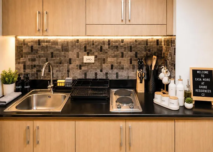 Stylish 1br Pool View With Netflix Shore Near Moa Apartamento Manila